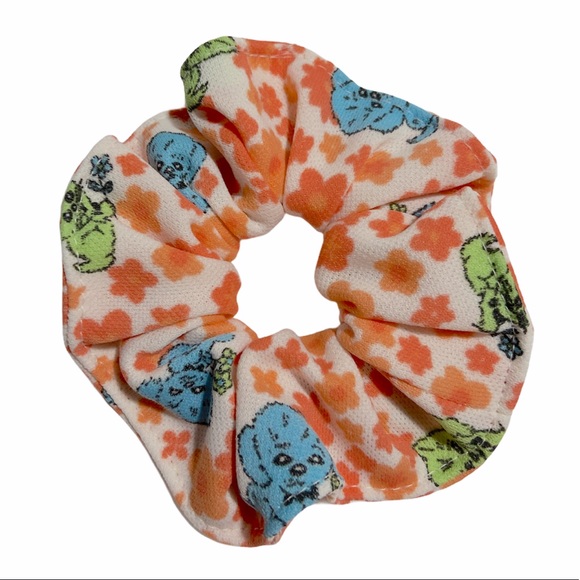 Handmade 4 Pieces Scrunchies Mixed Fabrics And Colors Handcrafted - Picture 5 of 10